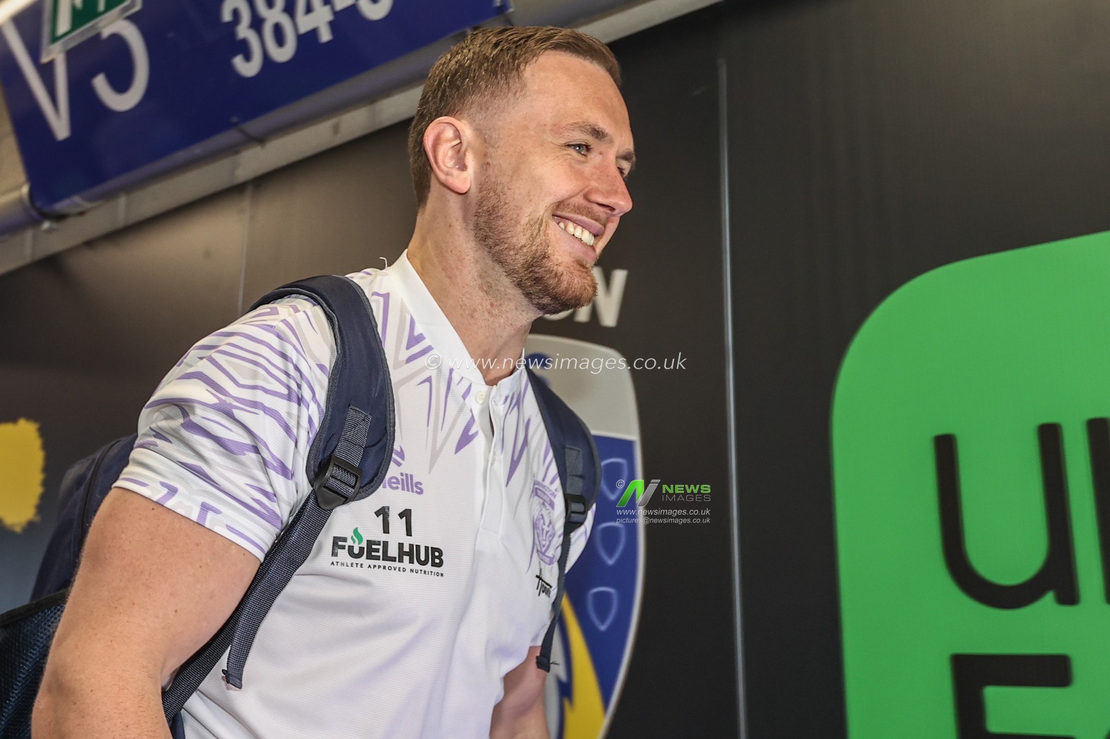 Ben Currie of Warrington Wolves arrives during the Betfred Challenge Cup Quarter Final match Warrington Wolves vs St Helens at Halliwell Jones Stadium, Warrington, United Kingdom, 6th April 2025

(Photo by Alfie Cosgrove/News Images)