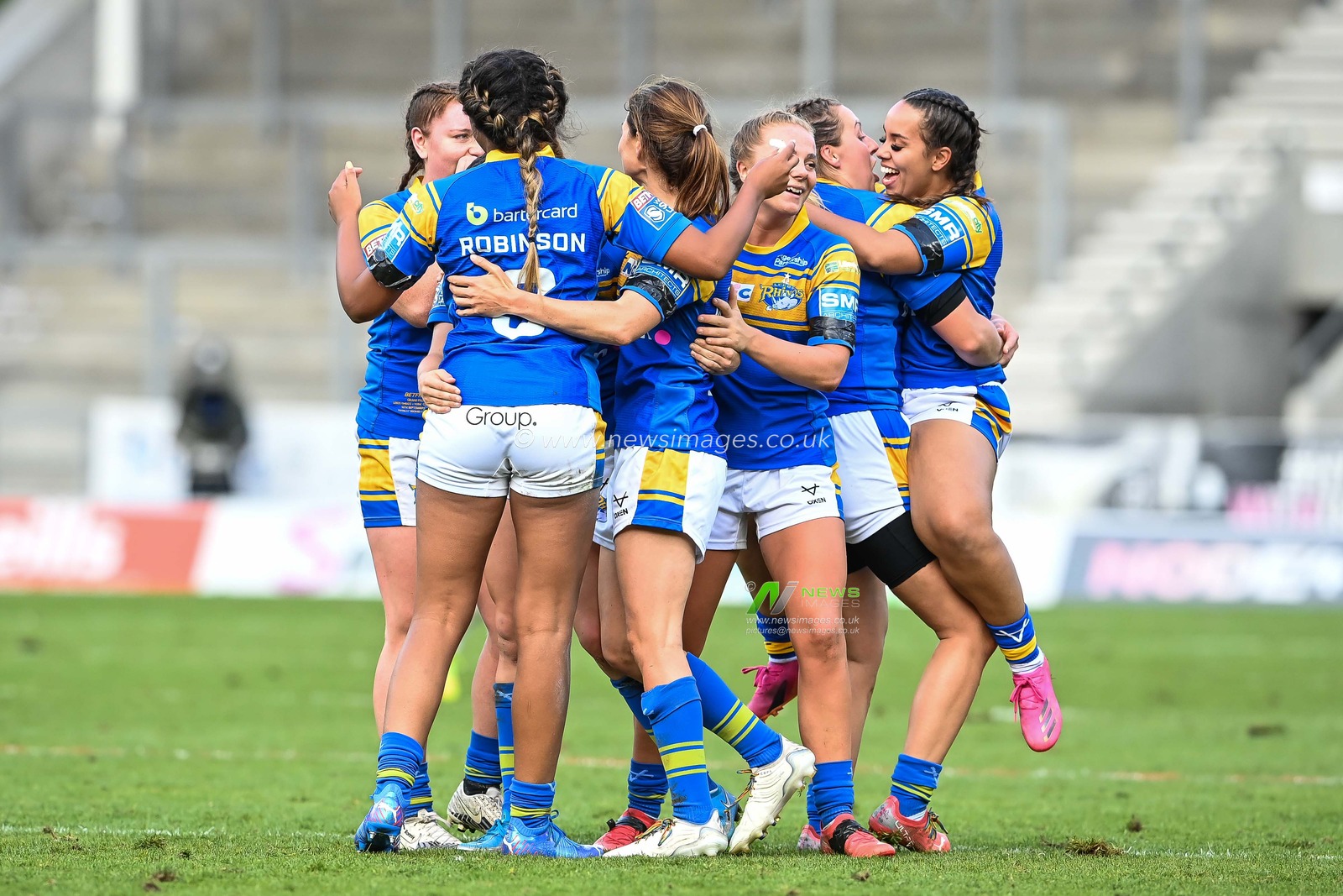 Leeds Rhinos Women celebrate at the final whistle of the Betfred Women's Super League Grand Final York City Knights Women vs Leeds Rhinos Women at Totally Wicked Stadium, St Helens, United Kingdom, 18th September 2022

(Photo by Craig Thomas/News Images)