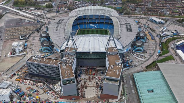 A aerial view of the Radisson Blu Medlock Hotel under construction on the back of the new North stand extension during the Emirates FA Cup Quarter-Final match Manchester City vs Liverpool at Etihad Stadium, Manchester, United Kingdom on 04 April 2026

(Photo by Mark Cosgrove/News Images)
