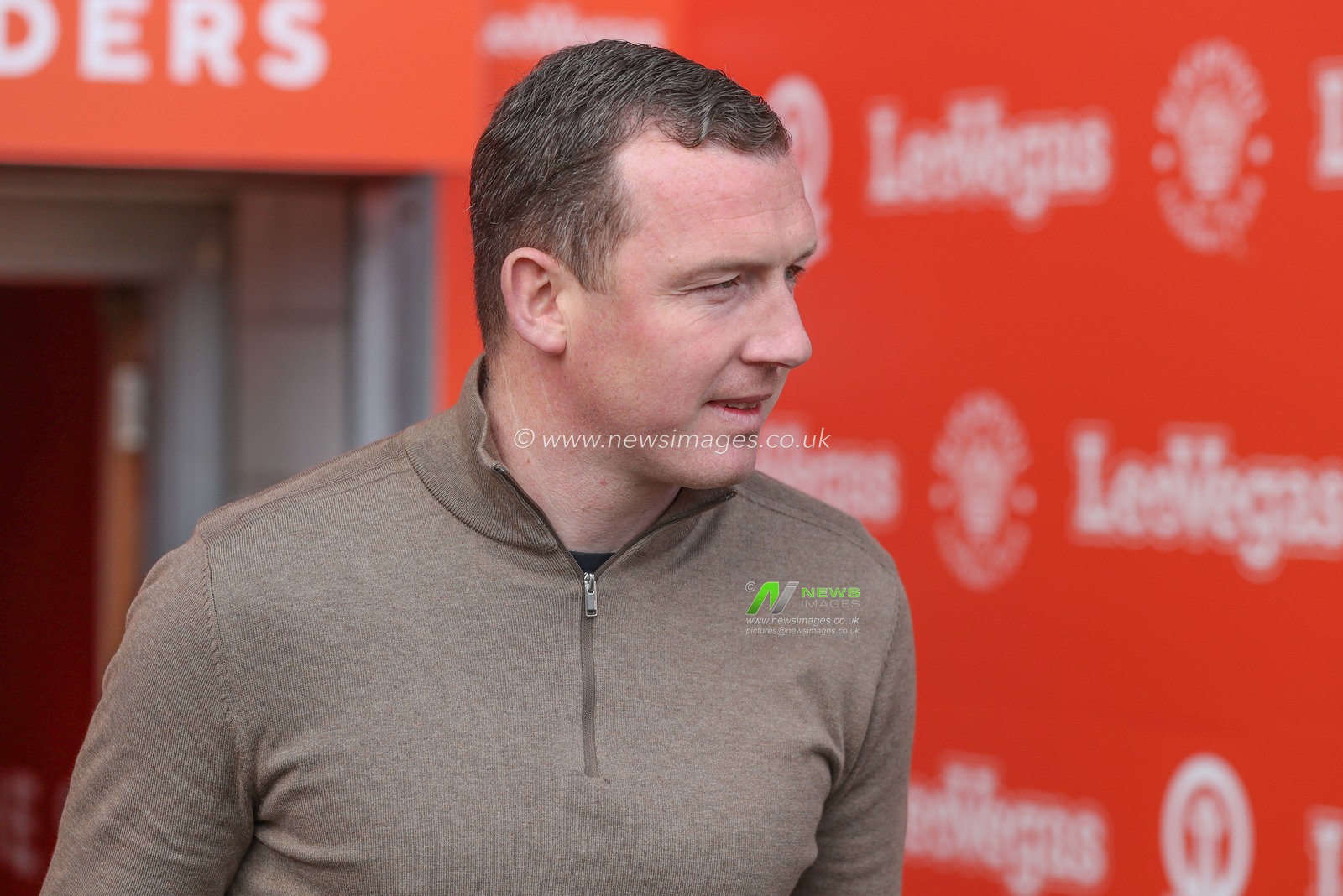 Neill Collins Head coach of Barnsley during the Sky Bet League 1 match Blackpool vs Barnsley at Bloomfield Road, Blackpool, United Kingdom, 20th April 2024

(Photo by Alfie Cosgrove/News Images)