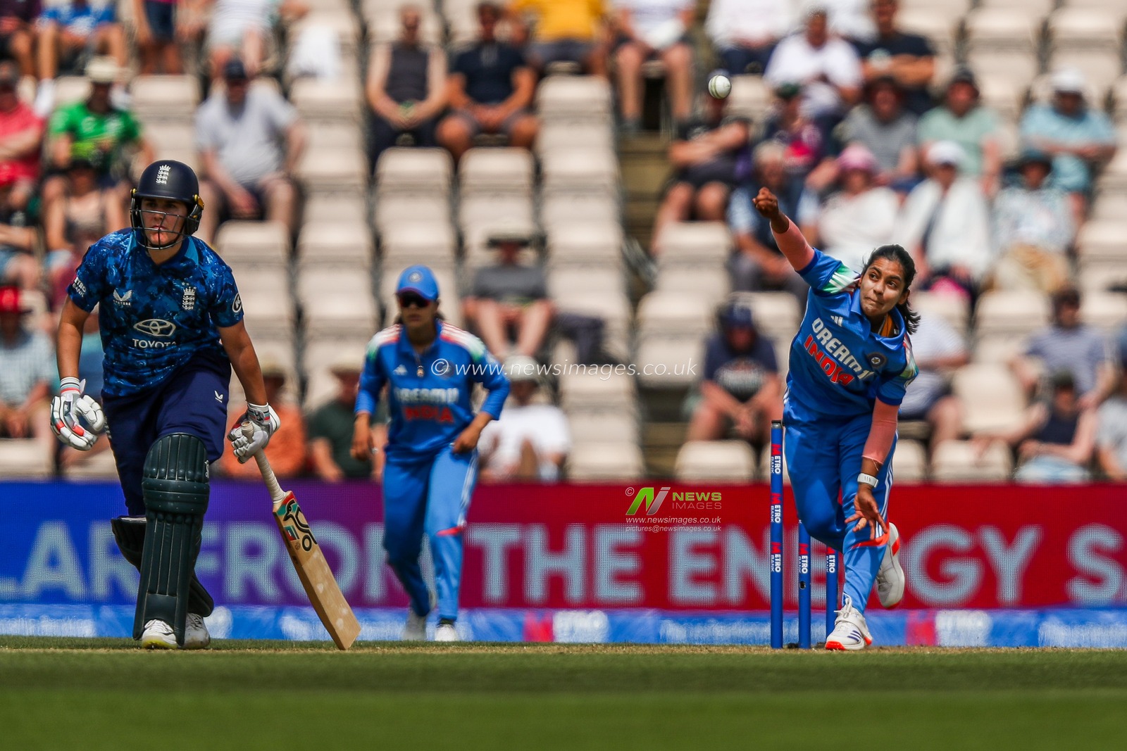 Amanjot Kaur of India bowls during the 1st Metro Bank One Day International match England Women vs India Women at The Utilita Bowl, Southampton, United Kingdom, 16th July 2025

(Photo by Izzy Poles/News Images)
