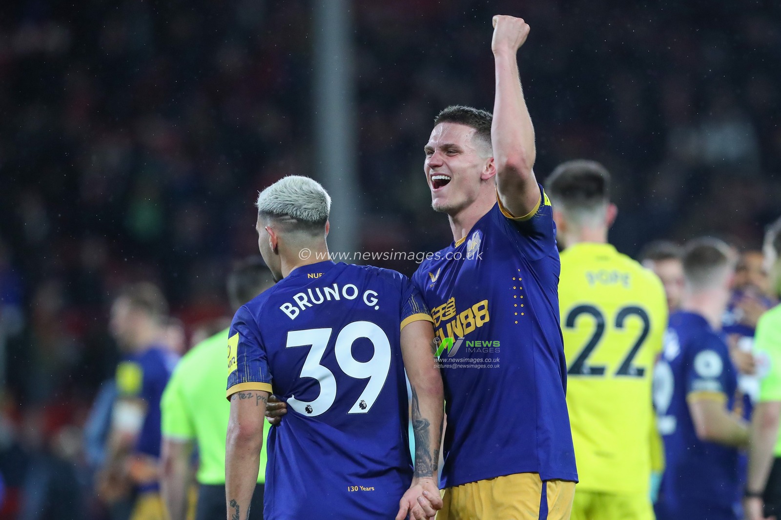 Sven Botman #4 of Newcastle United celebrates his teams win after the Premier League match Nottingham Forest vs Newcastle United at City Ground, Nottingham, United Kingdom, 17th March 2023

(Photo by Gareth Evans/News Images)