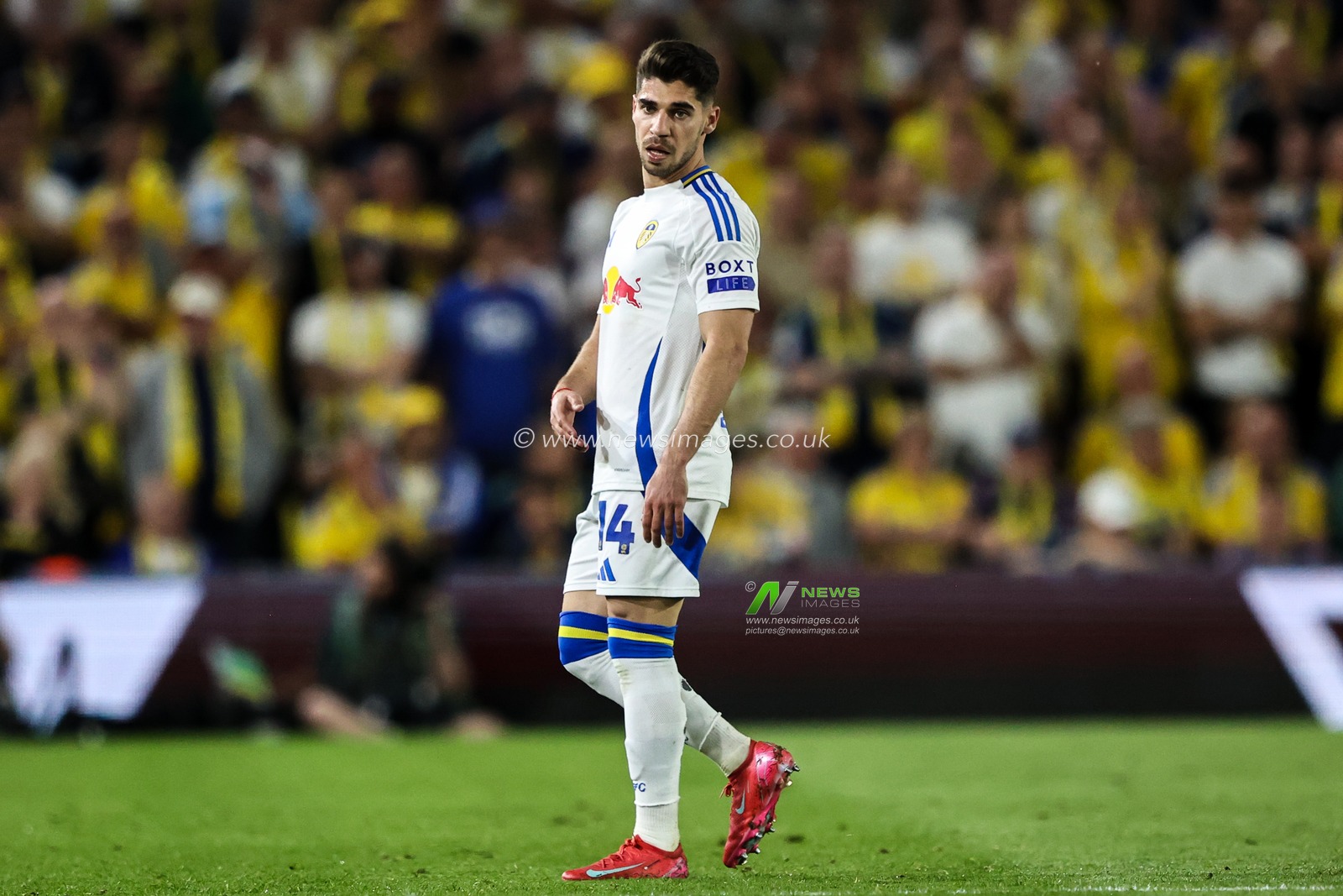 Manor Solomon of Leeds United during the Sky Bet Championship match Leeds United vs Bristol City at Elland Road, Leeds, United Kingdom, 28th April 2025

(Photo by Alfie Cosgrove/News Images)