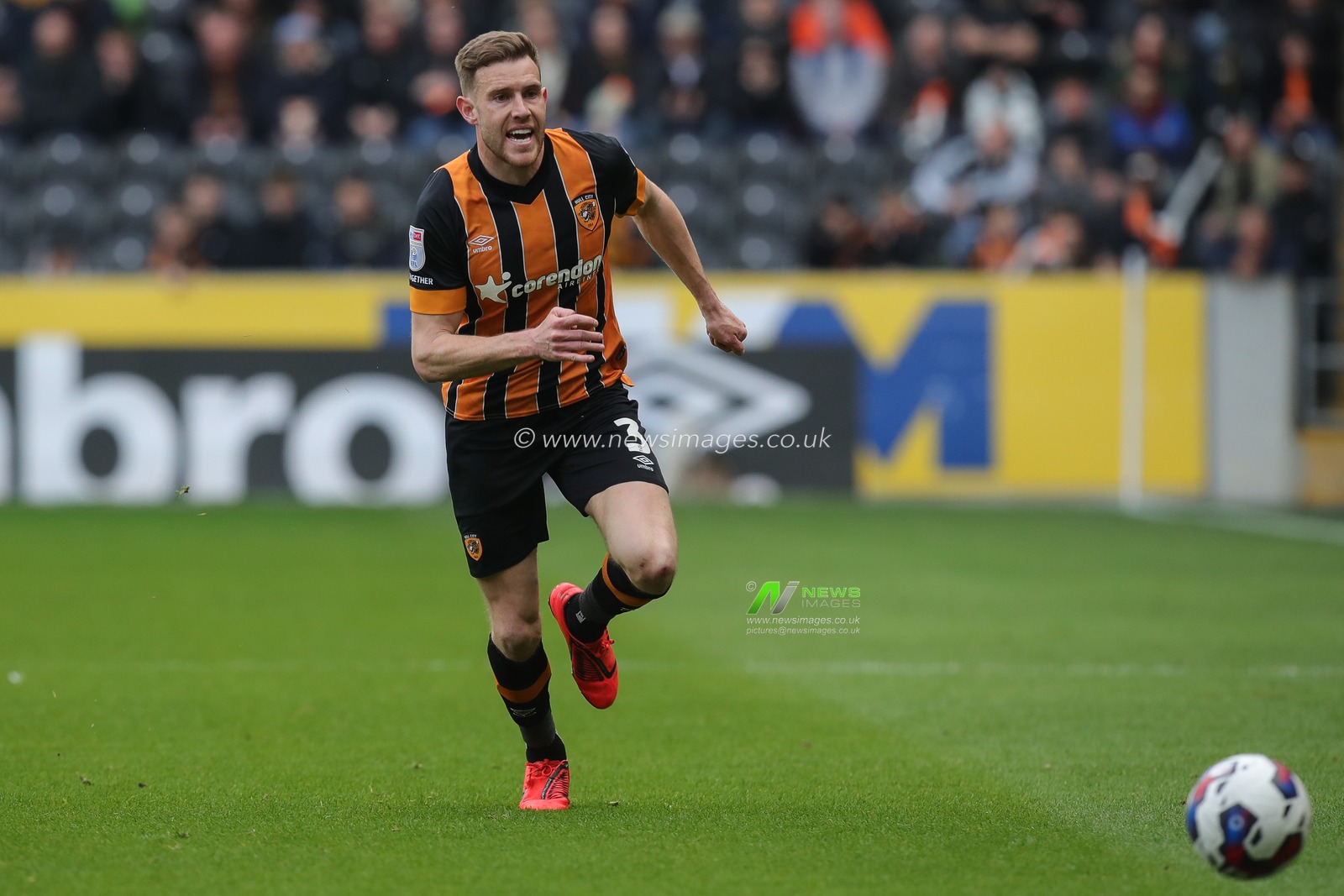 Callum Elder #3 of Hull City on the ball during the Sky Bet Championship match Hull City vs Watford at MKM Stadium, Hull, United Kingdom, 22nd April 2023

(Photo by James Heaton/News Images)