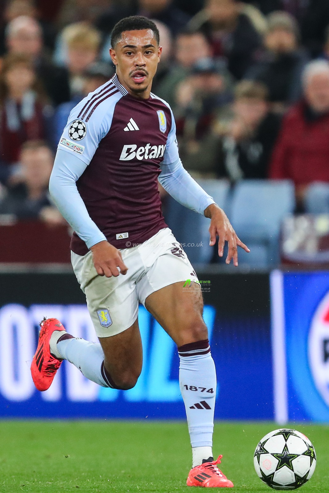 Jacob Ramsey of Aston Villa during the UEFA Champions League, League Stage Aston Villa vs Bologna at Villa Park, Birmingham, United Kingdom, 22nd October 2024

(Photo by Gareth Evans/News Images)