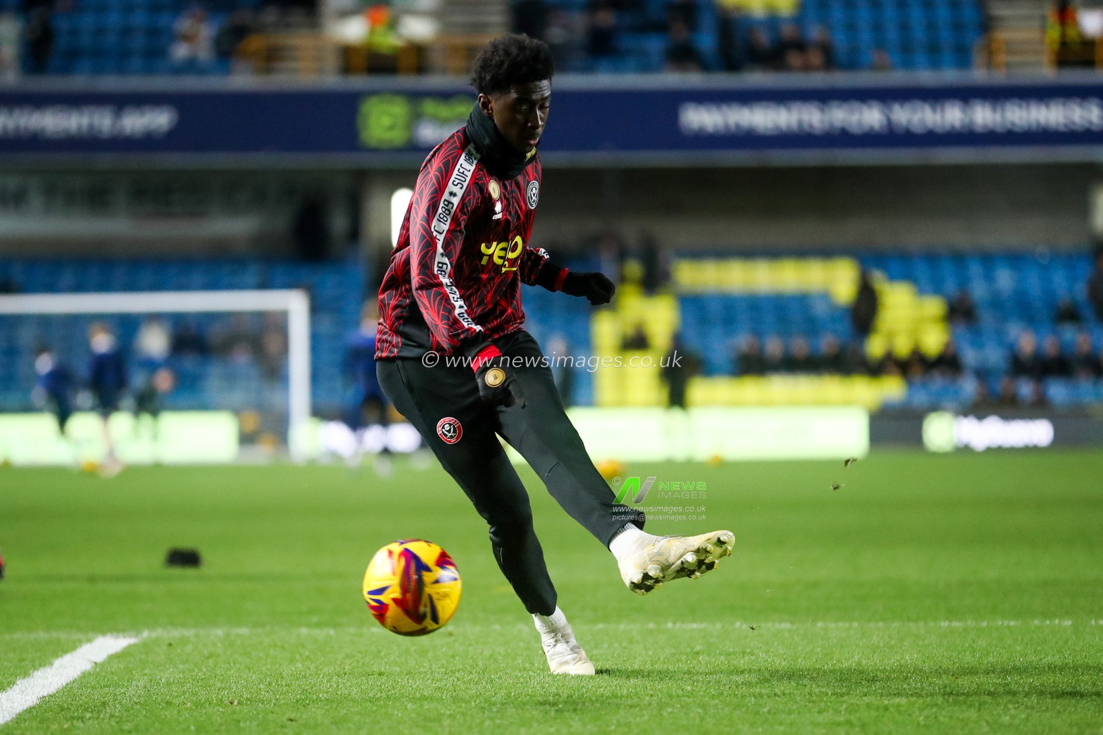 Jesuran Rak-Sakyi of Sheffield United warms up prior to the Sky Bet Championship match Millwall vs Sheffield United at The Den, London, United Kingdom, 11th December 2024

(Photo by Izzy Poles/News Images)
