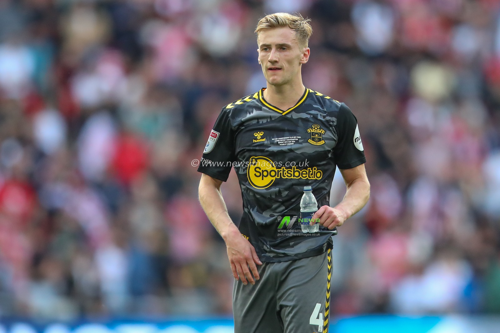 Flynn Downes of Southampton during the Sky Bet Championship Play-Off Final match Leeds United vs Southampton at Wembley Stadium, London, United Kingdom, 26th May 2024

(Photo by Gareth Evans/News Images)