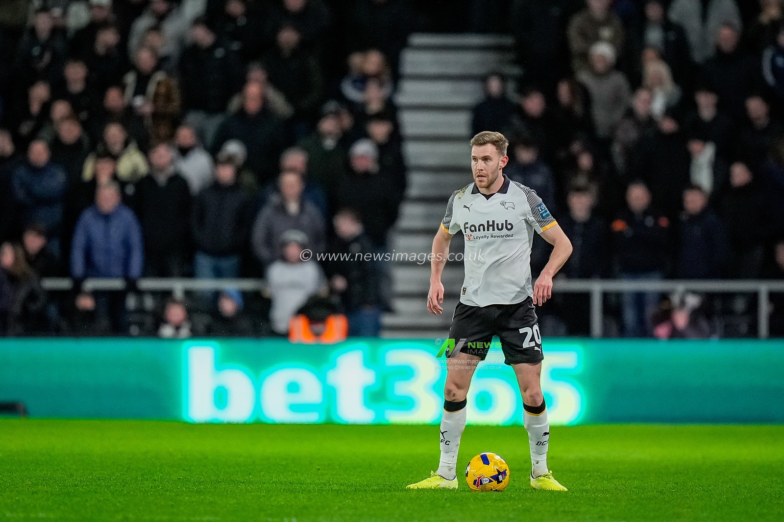 Callum Elder of Derby County controls the ball during the Sky Bet Championship match Derby County vs West Bromwich Albion at Pride Park Stadium, Derby, United Kingdom on 23 January 2026

(Photo by Maynard Manyowa/News Images)