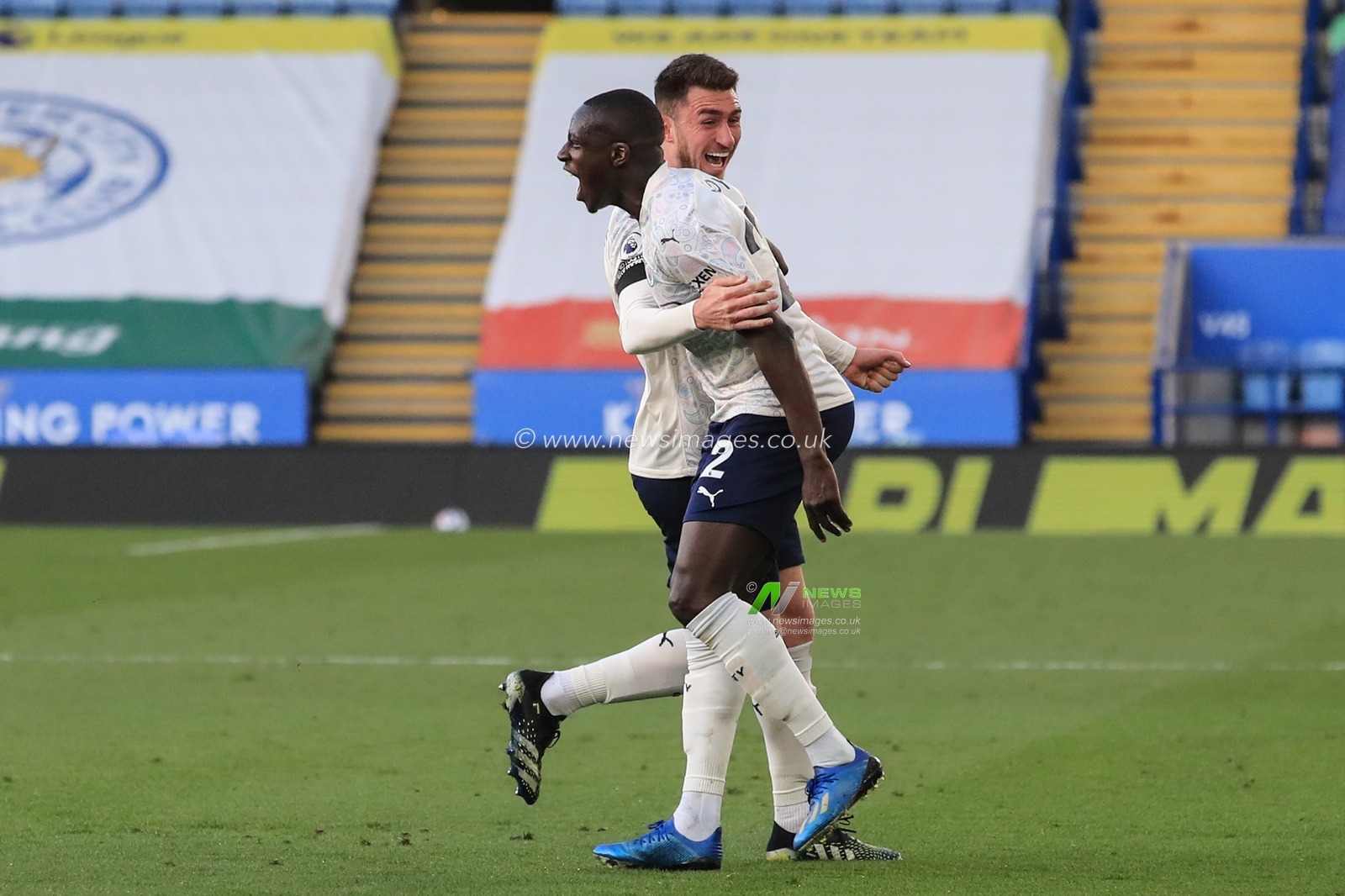 Benjamin Mendy #22 of Manchester City celebrates his goal
