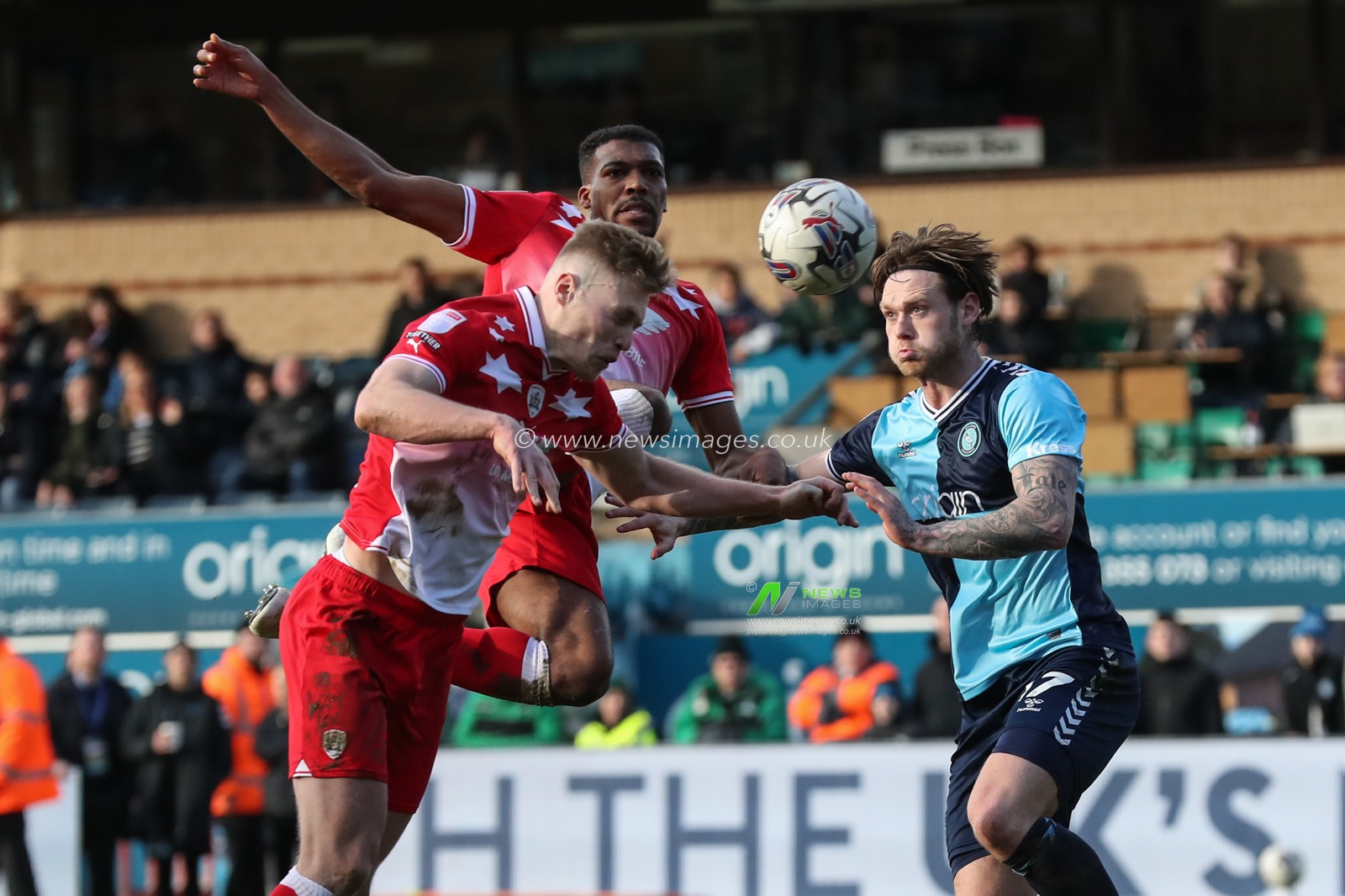 Sam Cosgrove of Barnsley scores to make it 1-1 during the Sky Bet League 1 match Wycombe Wanderers vs Barnsley at Adams Park, High Wycombe, United Kingdom, 2nd March 2024

(Photo by Alfie Cosgrove/News Images)