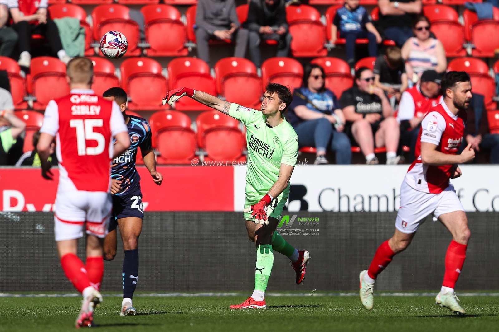 Harry Tyrer of Blackpool during the Sky Bet League 1 match Rotherham United vs Blackpool at New York Stadium, Rotherham, United Kingdom, 5th April 2025

(Photo by Gareth Evans/News Images)