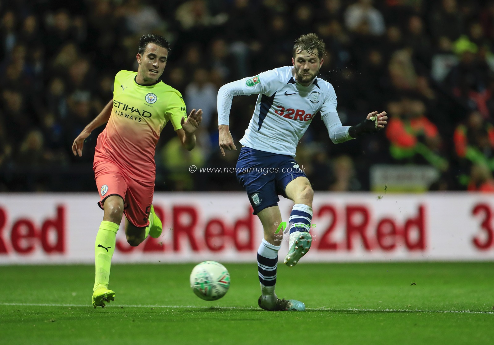 24th September 2019 , Deepdale, Preston, England; EFL Carabao Cup Football, Third Round Preston North End vs Manchester City ; Thomas Barkhuizen (29) of Preston North End has a shot on goal
Credit: Conor Molloy/News Images

English Football League images are subject to DataCo Licence