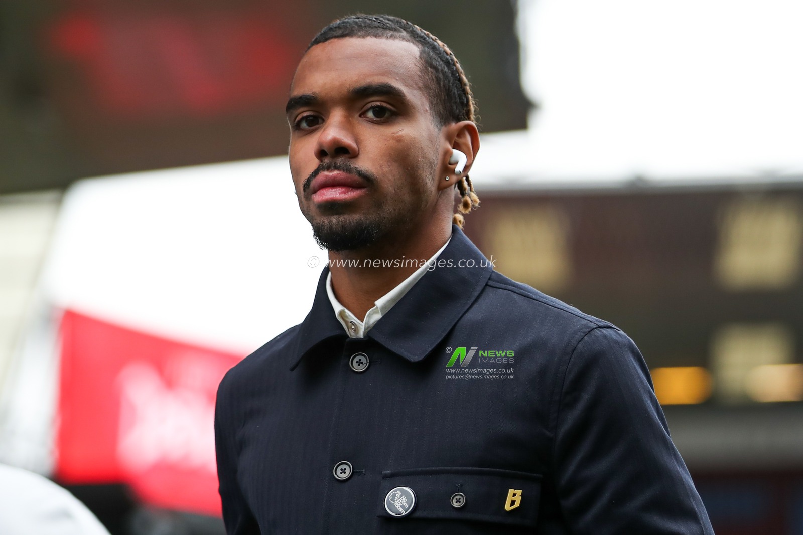 Lucas Pires of Burnley arrives at stadium ahead of the Premier League match Burnley vs Leeds United at Turf Moor, Burnley, United Kingdom, 18th October 2025

(Photo by Jorge Horsted/News Images)