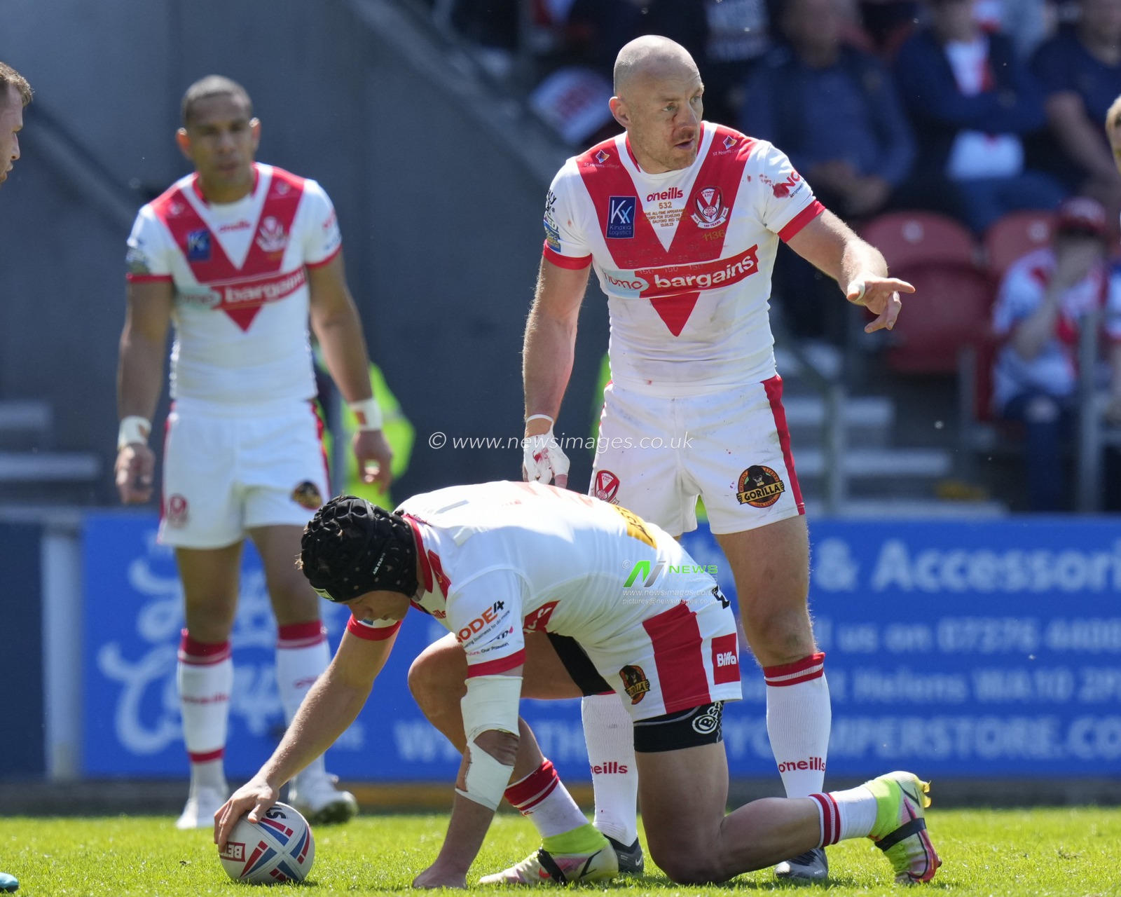 James Roby #9 of St. Helens gestures at a play the ball during the Betfred Super League Round 12 match St Helens vs Salford Red Devils at Totally Wicked Stadium, St Helens, United Kingdom, 13th May 2023

(Photo by Steve Flynn/News Images)