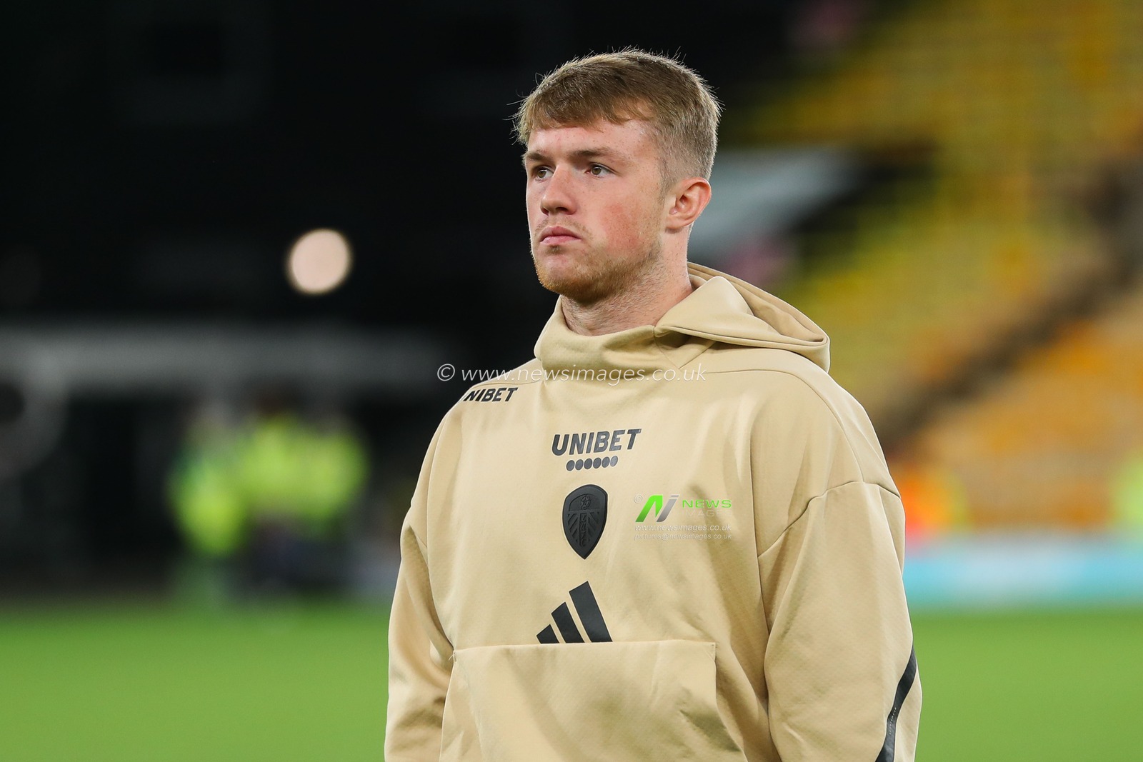 Joe Gelhardt of Leeds United arrives at Carrow Road prior to the Sky Bet Championship match Norwich City vs Leeds United at Carrow Road, Norwich, United Kingdom, 1st October 2024

(Photo by Izzy Poles/News Images)