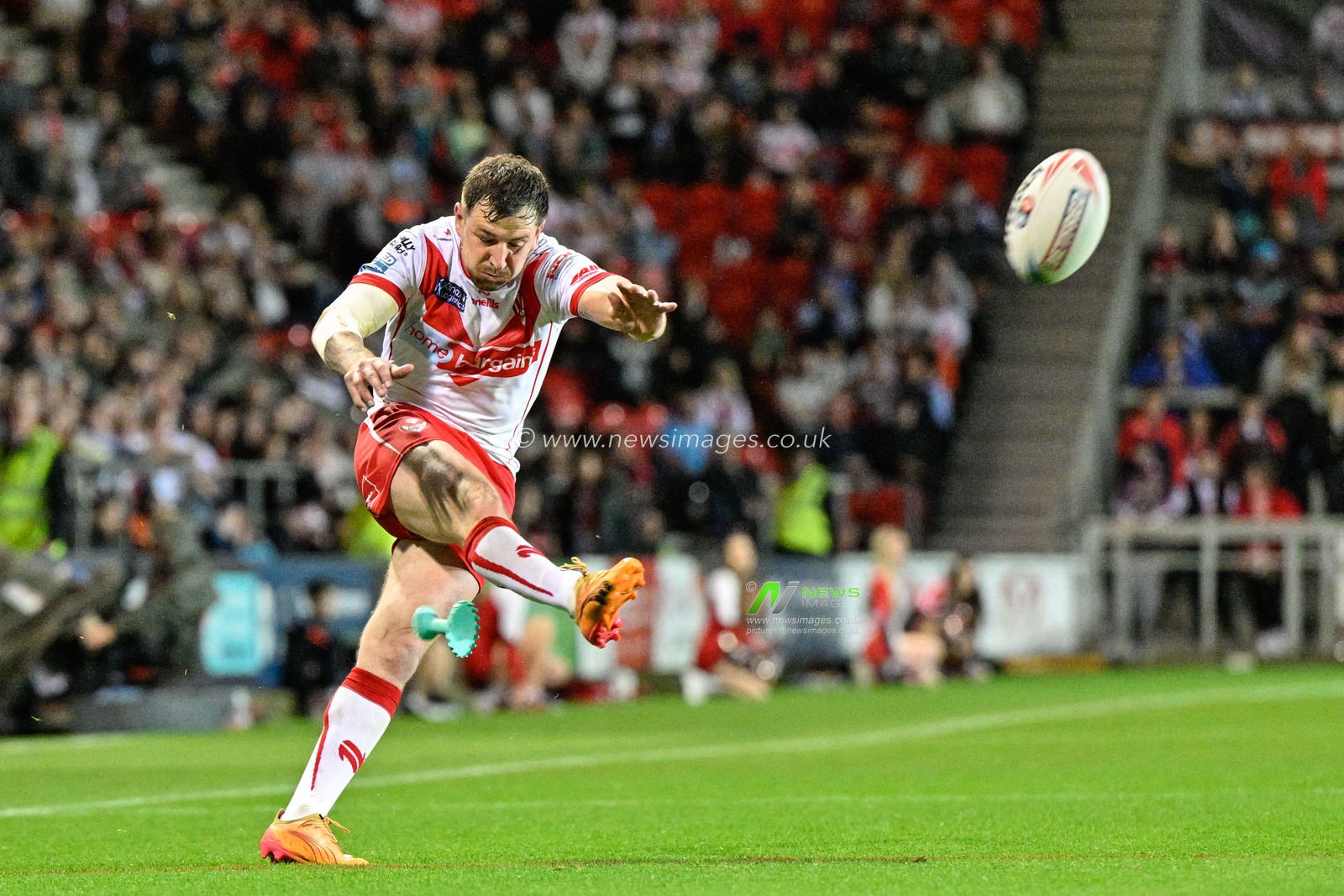 Mark Percival of St. Helens converts to make it 10-4 St. Helens during the Betfred Super League Round 21 match St Helens vs Salford Red Devils at Totally Wicked Stadium, St Helens, United Kingdom, 8th August 2024

(Photo by Cody Froggatt/News Images)