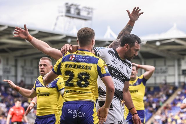 Jake Thewlis of Warrington Wolves celebrates his try during the Betfred Super League round 16 match Warrington Wolves vs Hull FC at Halliwell Jones Stadium, Warrington, United Kingdom, 28th June 2025

(Photo by Alfie Cosgrove/News Images)