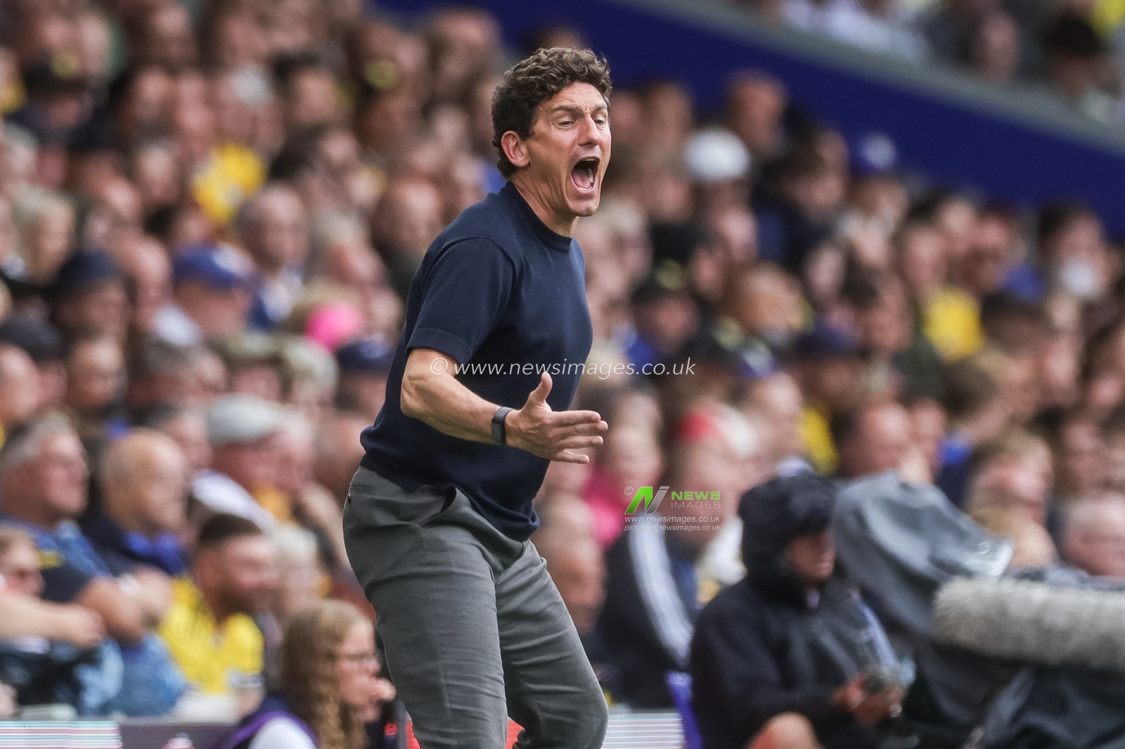 Keith Andrews manager of Brentford reacts in the technical area during the Premier League match Leeds United vs Brentford at Elland Road, Leeds, United Kingdom on 30 August 2026

(Photo by Mark Cosgrove/News Images)