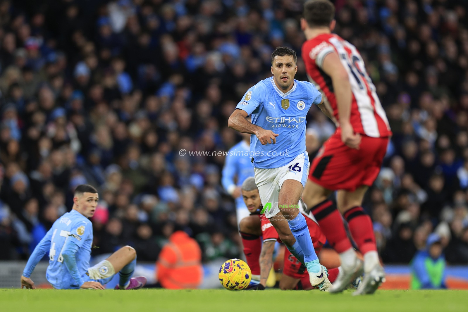 Rodrigo #16 of Manchester City runs into attack during the Premier League match Manchester City vs Sheffield United at Etihad Stadium, Manchester, United Kingdom, 30th December 2023

(Photo by Conor Molloy/News Images)