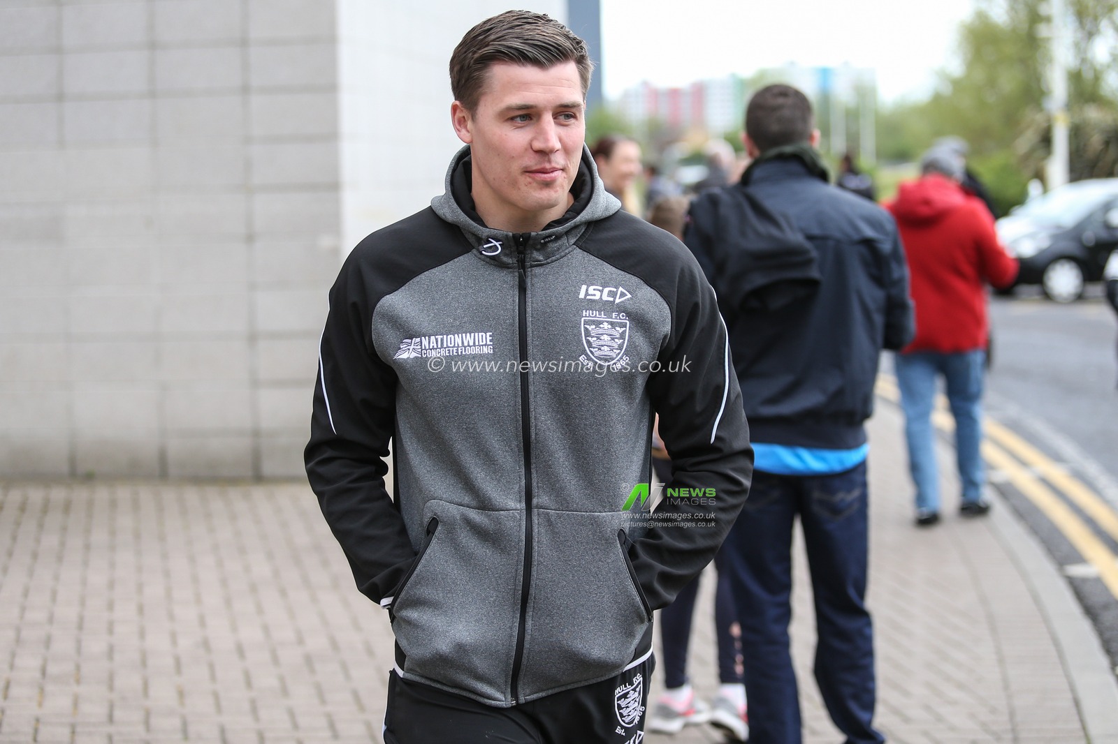 28th April 2019 , KCOM Stadium, Hull, England; Betfred Super League, Round 13, Hull FC vs Wakefield Trinity ; Jamie Shaul (1) of Hull FC arrives at the KCOM Stadium


Credit: David Greaves/News Images