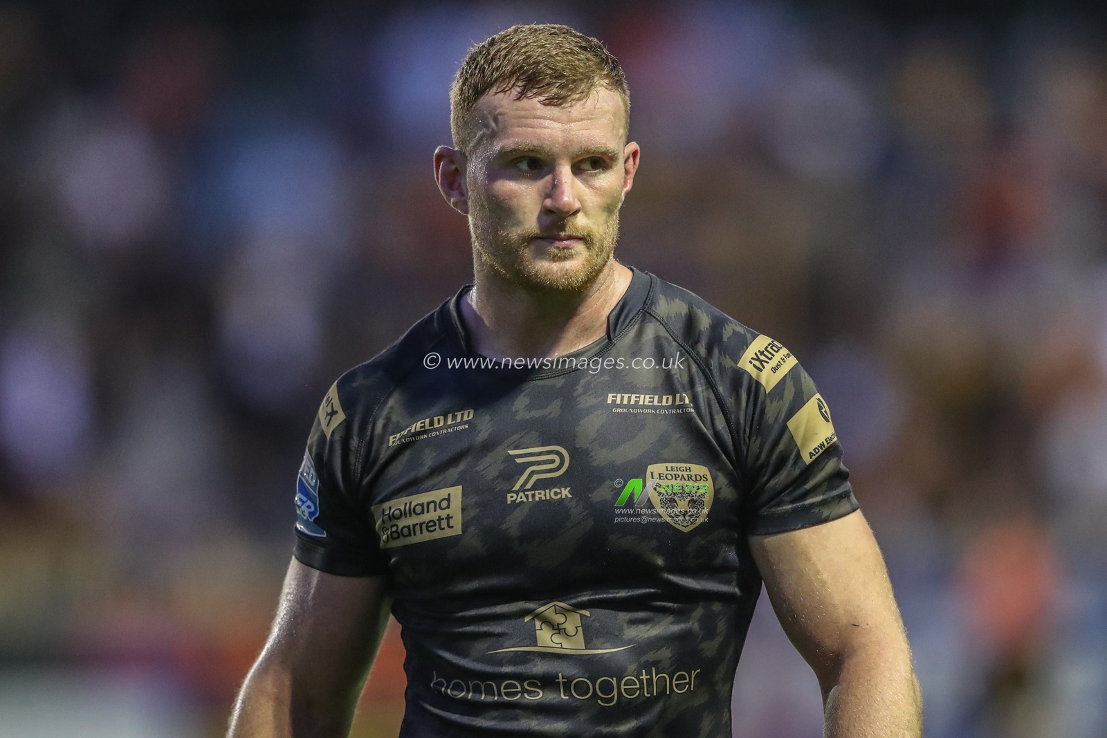 Jack Hughes of Leigh Leopards during the Betfred Super League Round 20 match Castleford Tigers vs Leigh Leopards at The Mend-A-Hose Jungle, Castleford, United Kingdom, 1st August 2024

(Photo by Alfie Cosgrove/News Images)