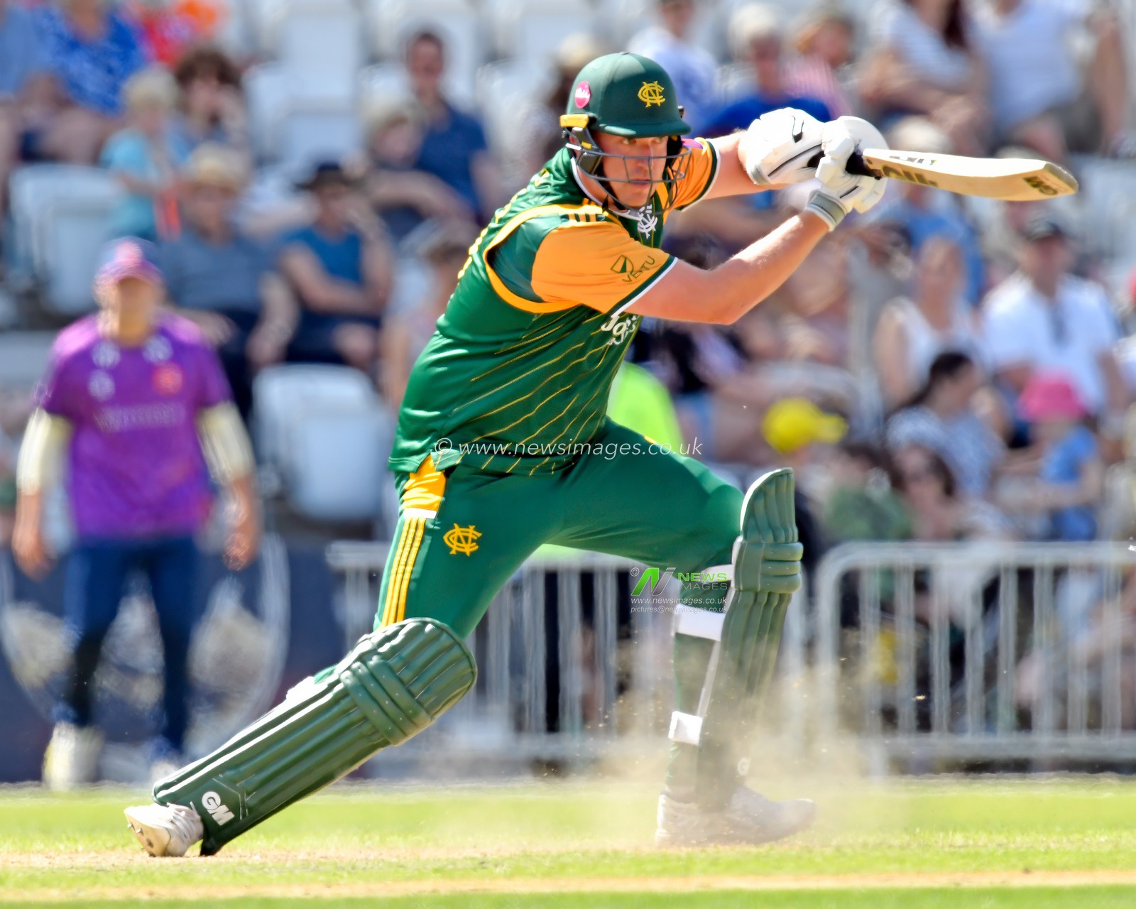 Luke FLETCHER of Nottingham Outlaws batting during the Royal London One-day Cup match Nottinghamshire vs Essex at Trent Bridge, Nottingham, United Kingdom, 11th August 2024

(Photo by Mark Dunn/News Images)