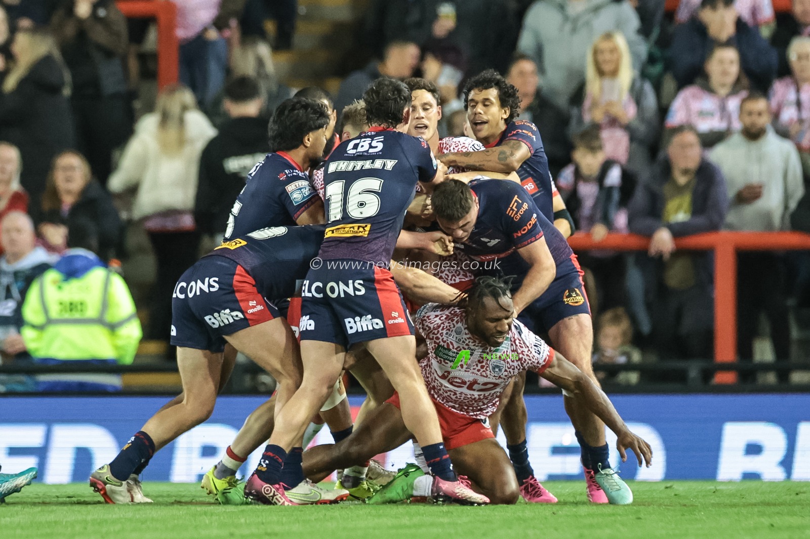Tempers flare after Edwin Ipape of Leigh Leopards yellow card infringement during the Betfred Super League Round 26 match Leigh Leopards vs St Helens at Leigh Sports Village, Leigh, United Kingdom, 12th September 2025

(Photo by Mark Cosgrove/News Images)