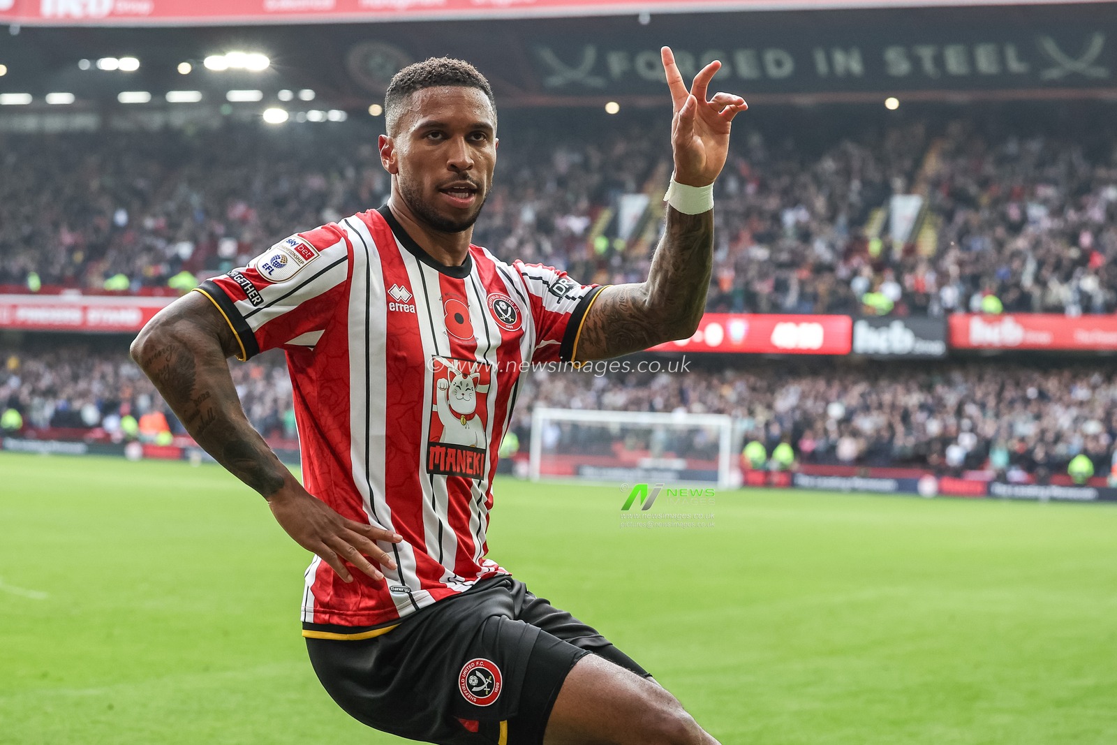 Tyrese Campbell of Sheffield United celebrates his goal to make it 1-0 during the Sky Bet Championship match Sheffield United vs Sheffield Wednesday at Bramall Lane, Sheffield, United Kingdom, 10th November 2024

(Photo by Mark Cosgrove/News Images)
