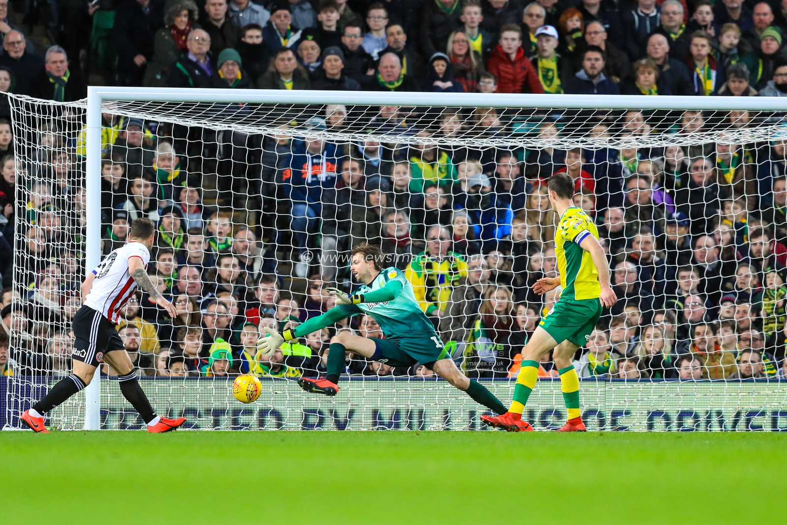 26th January 2019, Carrow Road, Norfolk, England; Sky Bet Championship, Norwich City vs Sheffield United ;  Billy Sharp (10) of Sheffield United levels the scores at 2-2

Credit: Georgie Kerr/News Images

English Football League images are subject to DataCo Licence