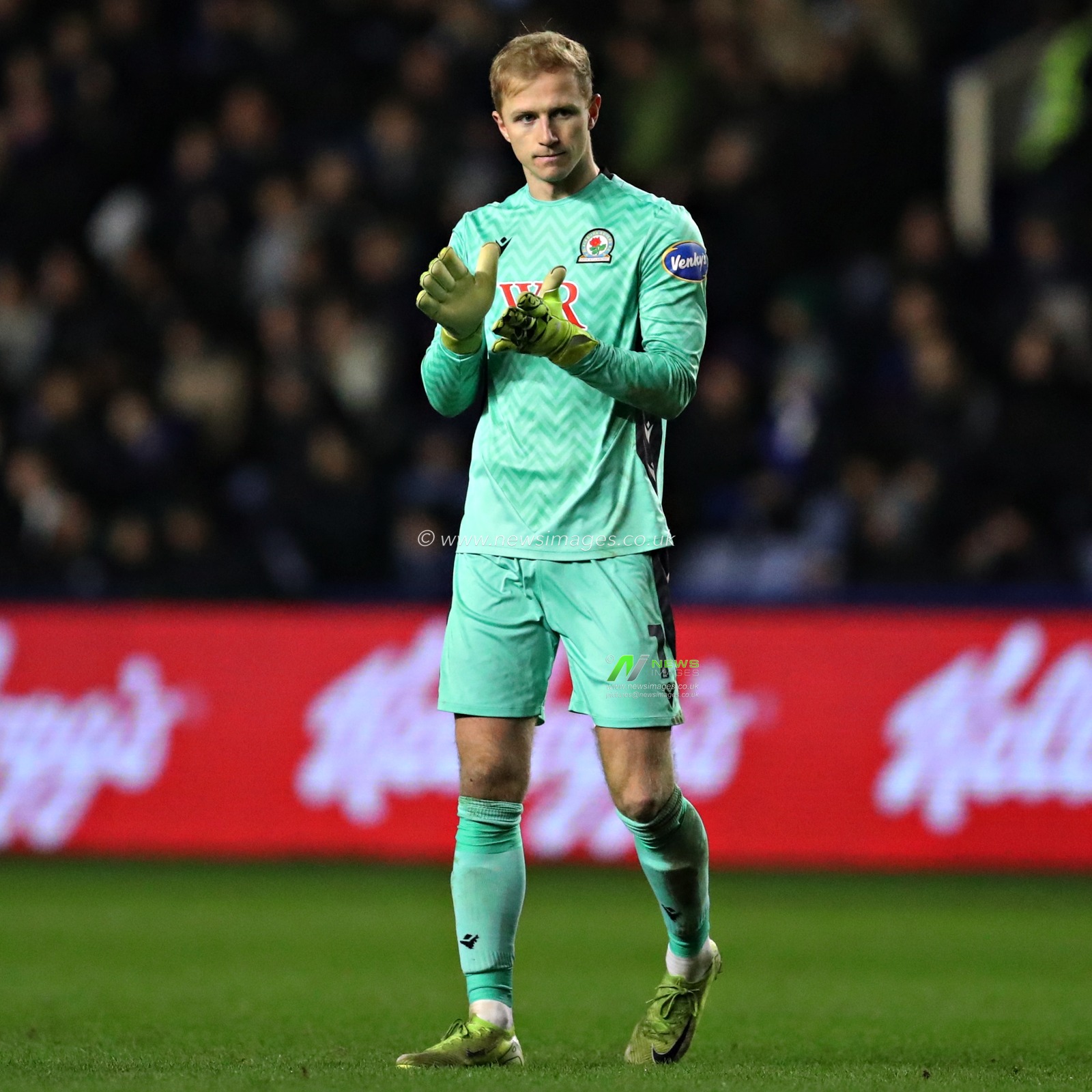 Aynsley Pears of Blackburn Rovers during the Sky Bet Championship match Sheffield Wednesday vs Blackburn Rovers at Hillsborough, Sheffield, United Kingdom, 10th December 2024

(Photo by Sam Eaden/News Images)
