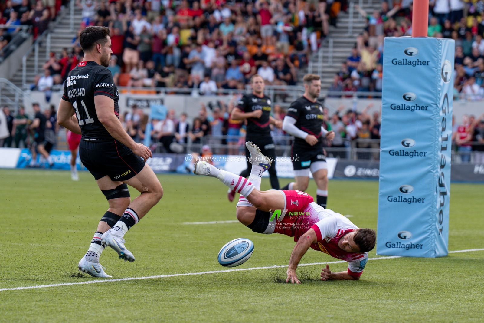 Danny Care #9 of Harlequins scores a try