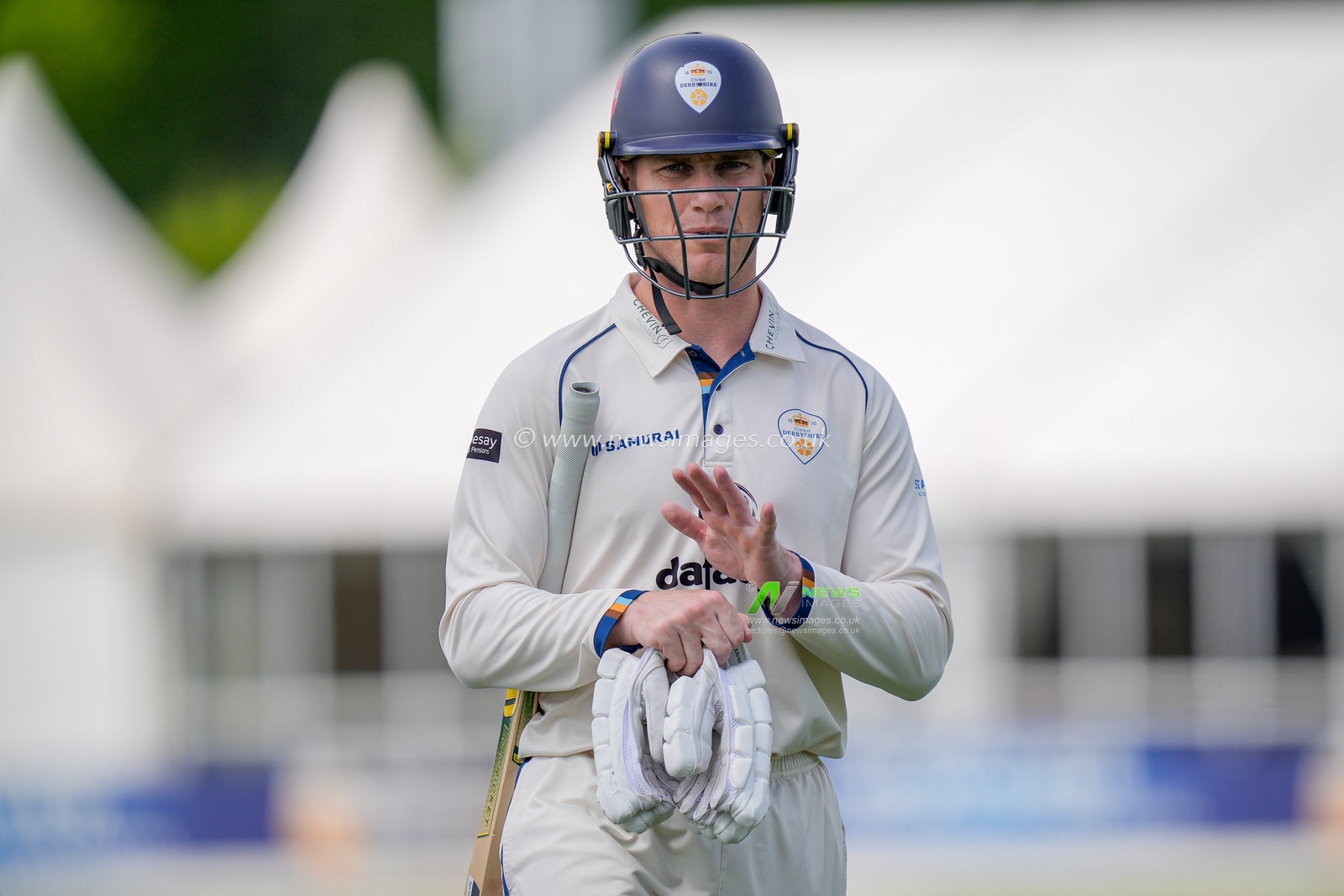 Luis Reece of Derbyshire applauds the fans after being unbeaten at lunch during the County Championship Division Two Derbyshire vs Northamptonshire day one match at The Central Co-Op County Ground, Derby, United Kingdom on 08 May 2026

(Photo by Maynard Manyowa/News Images)
