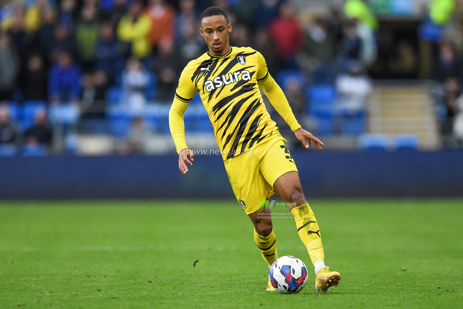 Cohen Bramall #3 of Rotherham United during the Sky Bet Championship match Cardiff City vs Rotherham United at Cardiff City Stadium, Cardiff, United Kingdom, 29th October 2022

(Photo by Mike Jones/News Images)