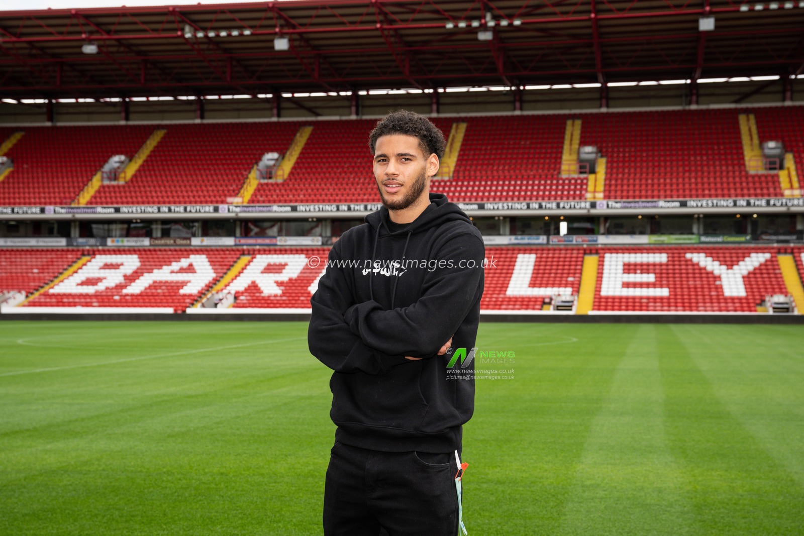 Kyran Lofthouse signs for Barnsley at Oakwell, Barnsley, United Kingdom, 28th July 2023

(Photo by Craig Thomas/News Images)
