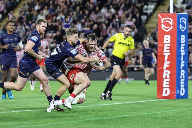 Ethan O'neill of Leigh Leopards goes over for a try during the Betfred Super League Round 23 match Leigh Leopards vs Salford Red Devils at Leigh Sports Village, Leigh, United Kingdom, 22nd August 2025

(Photo by Mark Cosgrove/News Images)