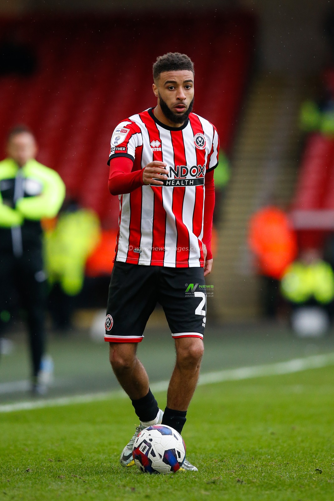 Jayden Bogle #20 of Sheffield United during the Sky Bet Championship match Sheffield United vs Luton Town at Bramall Lane, Sheffield, United Kingdom, 11th March 2023

(Photo by Ben Early/News Images)