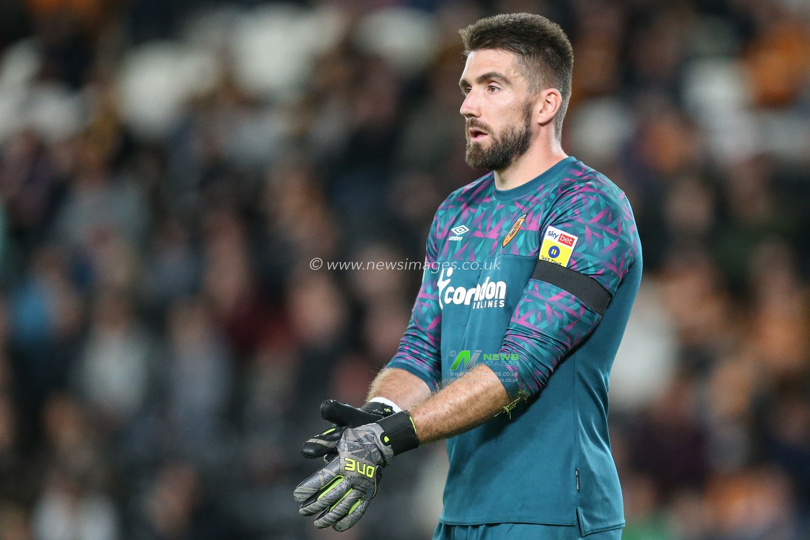 Matt Ingram #1 of Hull City during the Sky Bet Championship match Hull City vs Stoke City at MKM Stadium, Hull, United Kingdom, 13th September 2022

(Photo by David Greaves/News Images)