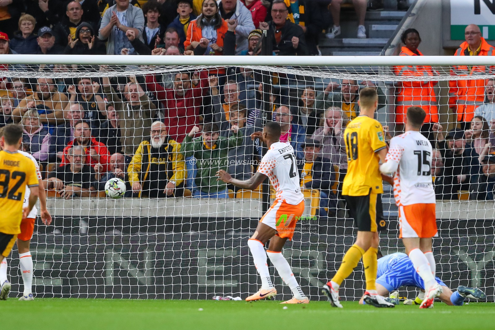 SaÅ¡a KalajdÅ¾iÄ‡ #18 of Wolverhampton Wanderers scores to make it 1-0 during the Carabao Cup match Wolverhampton Wanderers vs Blackpool at Molineux, Wolverhampton, United Kingdom, 29th August 2023

(Photo by Gareth Evans/News Images)
