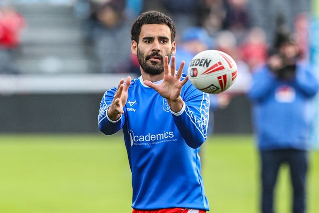 Tyrone May of Hull KR in the pre-game warm up during the Betfred Super League Semi Final 2 match Hull KR vs St Helens at Sewell Group Craven Park, Kingston upon Hull, United Kingdom, 3rd October 2025

(Photo by Alfie Cosgrove/News Images)