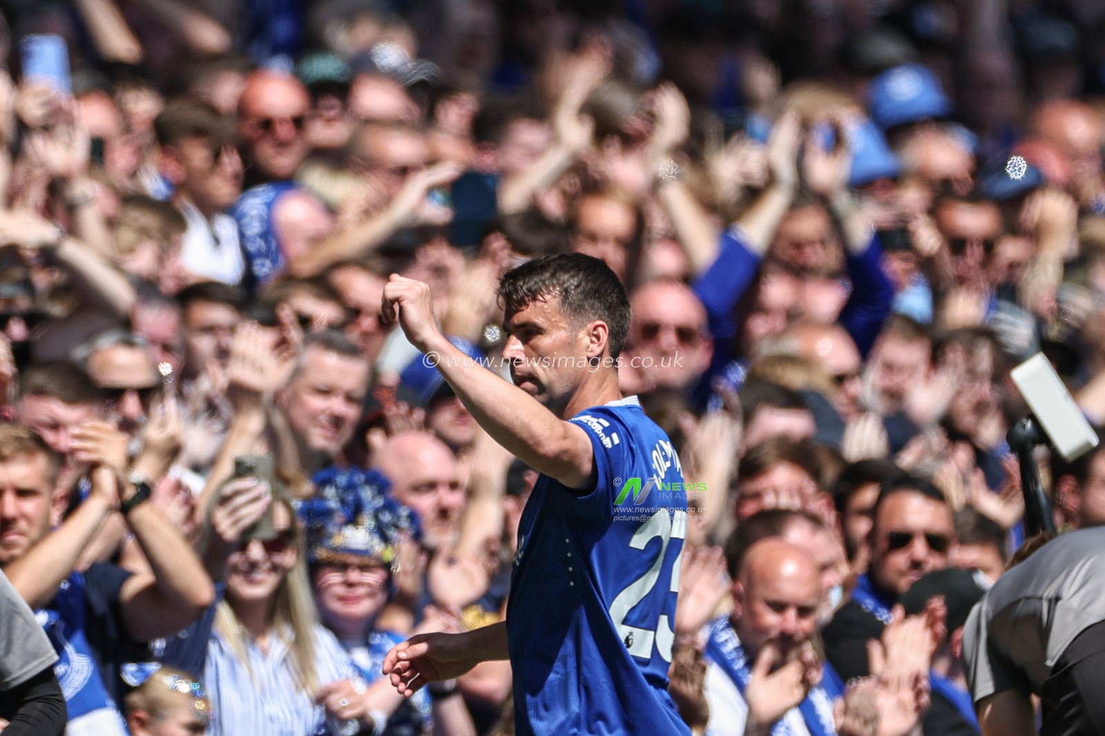 SÃ©amus Coleman of Everton is substituted after picking up and injury during the Premier League match Everton vs Southampton at Goodison Park, Liverpool, United Kingdom, 18th May 2025

(Photo by Mark Cosgrove/News Images)