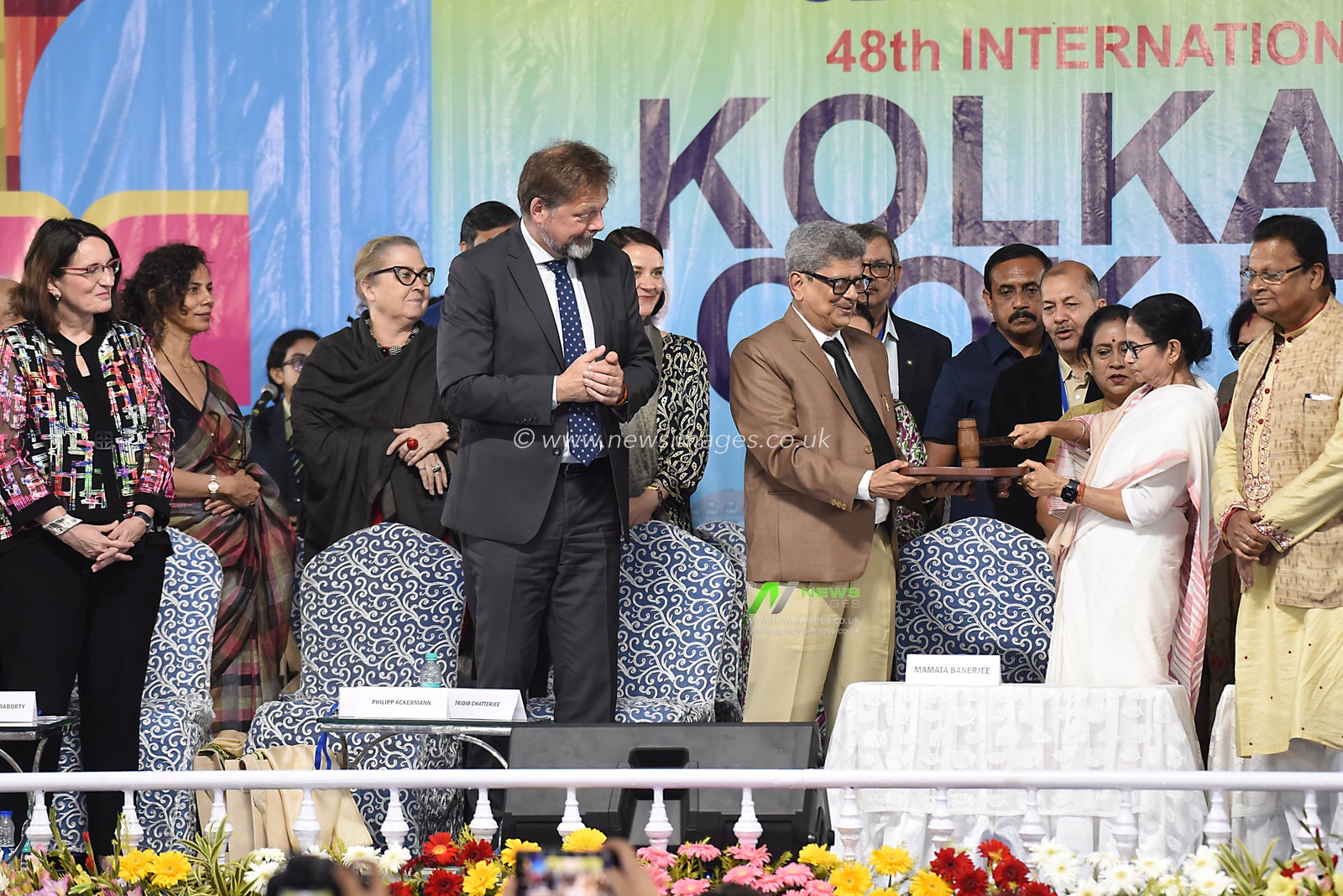 
Mamata Banerjee Chief Minister of West Bengal Inauguration the 48th International Kolkata book Fair along with German Ambassador Dr.Philllip  Ackermann,Dr. Marla Stukenberg, Director Goethe-institute ,South Asia  in Kolkata on January 28,2025.Photo by Debajyoti Chakraborty.
(Photo: Debajyoti Chakraborty/News Images)