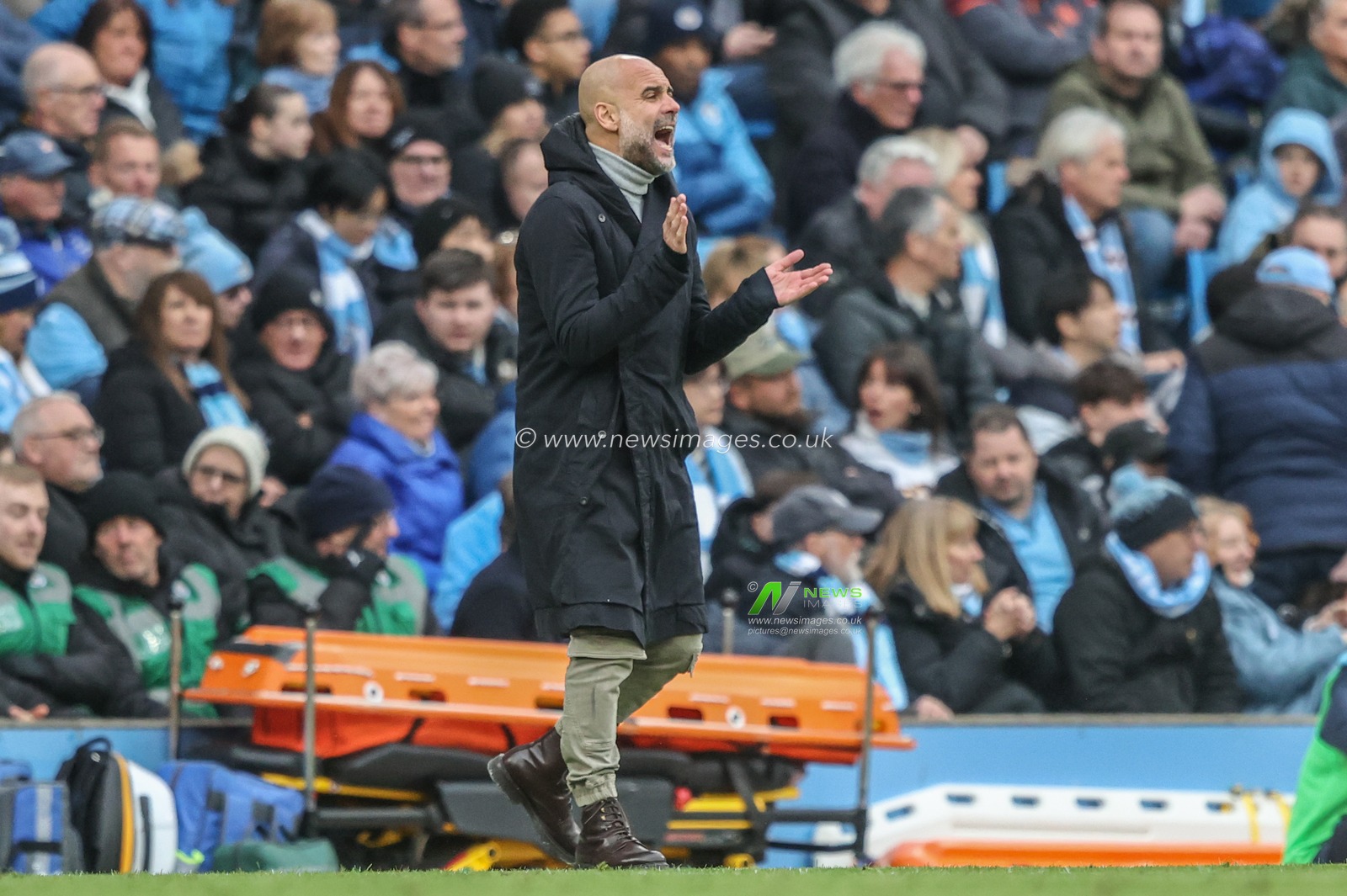 Pep Guardiola manager of Manchester City applauds his players during the Premier League match Manchester City vs Brighton and Hove Albion at Etihad Stadium, Manchester, United Kingdom, 15th March 2025

(Photo by Alfie Cosgrove/News Images)