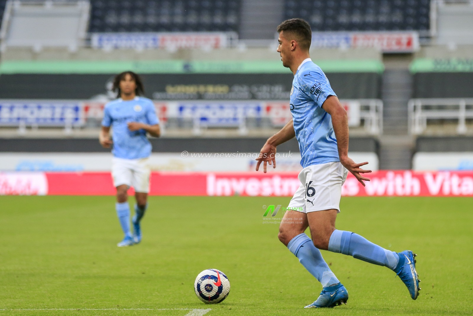 Rodri #16 of Manchester City in possession of the ball