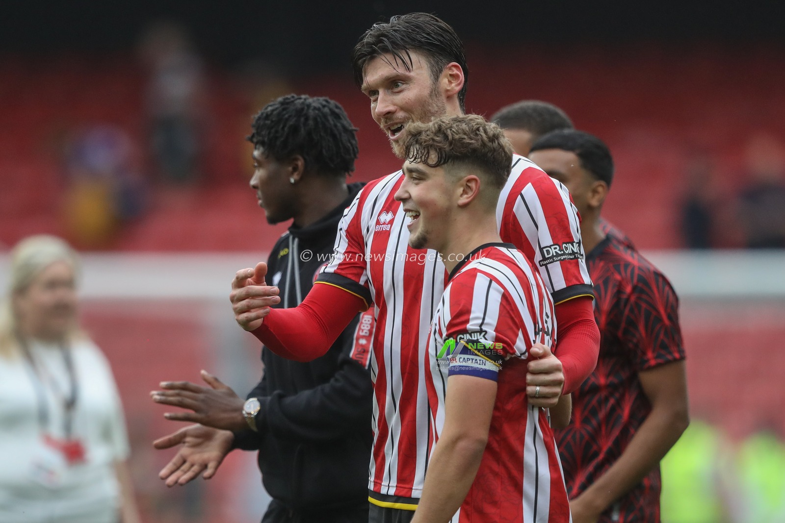 Kieffer Moore of Sheffield United embraces Oliver Arblaster of Sheffield United at the end of the game during the Sky Bet Championship match Sheffield United vs Watford at Bramall Lane, Sheffield, United Kingdom, 1st September 2024

(Photo by Alfie Cosgrove/News Images)