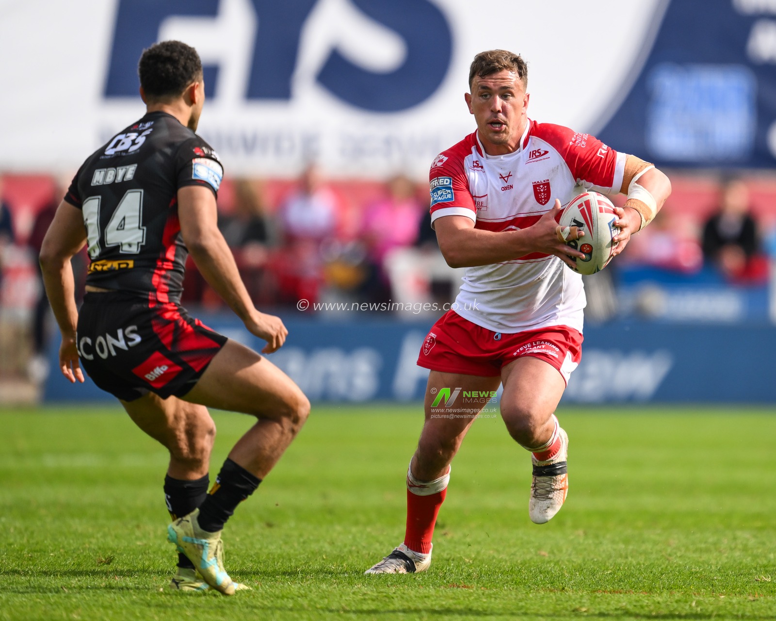 Jai Whitbread of Hull KR makes a break during the Betfred Super League Round 10 match Hull KR vs St Helens at Sewell Group Craven Park, Kingston upon Hull, United Kingdom, 4th May 2024

(Photo by Craig Thomas/News Images)