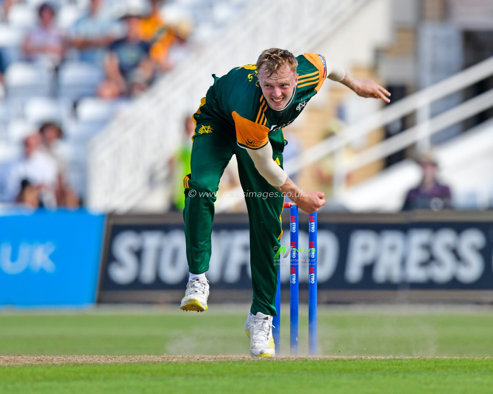 Lyndon JAMES of Nottingham Outlaws bowling during the Royal London One-day Cup match Nottinghamshire vs Essex at Trent Bridge, Nottingham, United Kingdom, 11th August 2024

(Photo by  Mark Dunn/News Images)