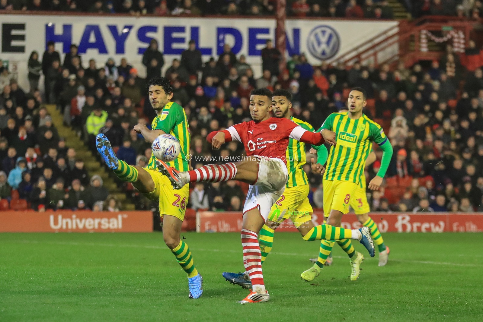 26th December 2019, Oakwell, Barnsley, England; Sky Bet Championship, Barnsley v West Bromwich Albion : Jacob Brown (7) of Barnsley shoots on goal 

Credit: Mark Cosgrove/News Images