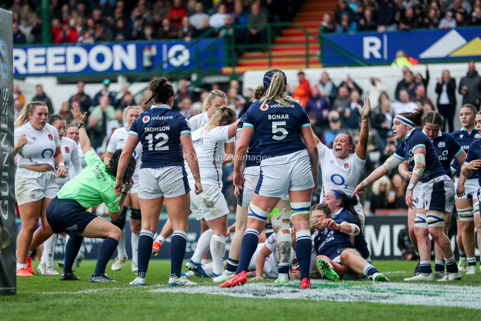 Marlie Packer of England Women goes over for a try to make it 12-0 during the 2025 Guinness Womenâ€™s 6 Nations match England vs Scotland at Mattioli Woods Welford Road Stadium, Leicester, United Kingdom, 19th April 2025

(Photo by Izzy Poles/News Images)