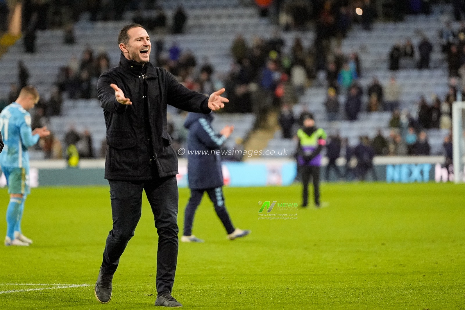 Coventry City Manager Frank Lampard celebrates his team’s 1-0 victory during the Sky Bet Championship match Coventry City vs Swansea City at Coventry Building Society Arena, Coventry, United Kingdom, 26th December 2025

(Photo by Maynard Manyowa/News Images)

*** GER AUT SUI OUT ***
