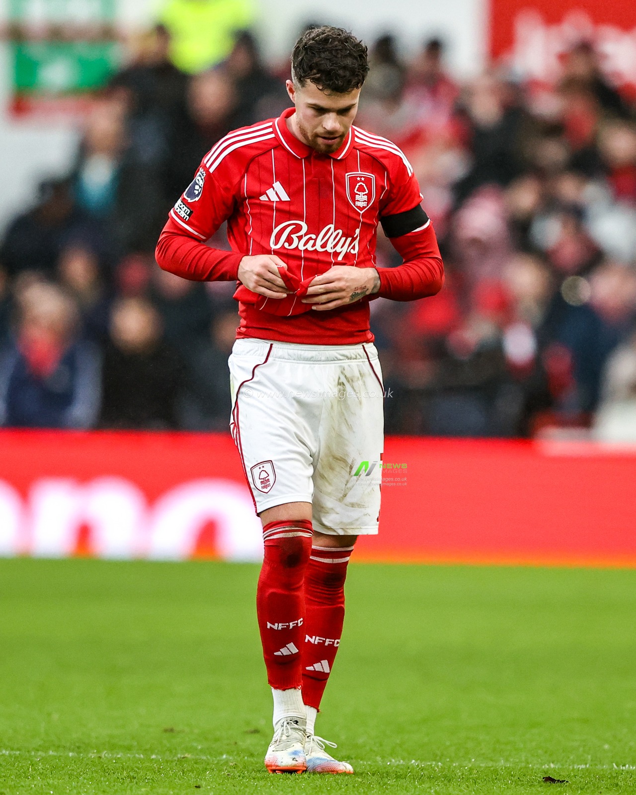 Neco Williams of Nottingham Forest during the Premier League match Nottingham Forest vs Manchester City at City Ground, Nottingham, United Kingdom, 27th December 2025

(Photo by Alfie Cosgrove/News Images)

*** GER AUT SUI OUT ***